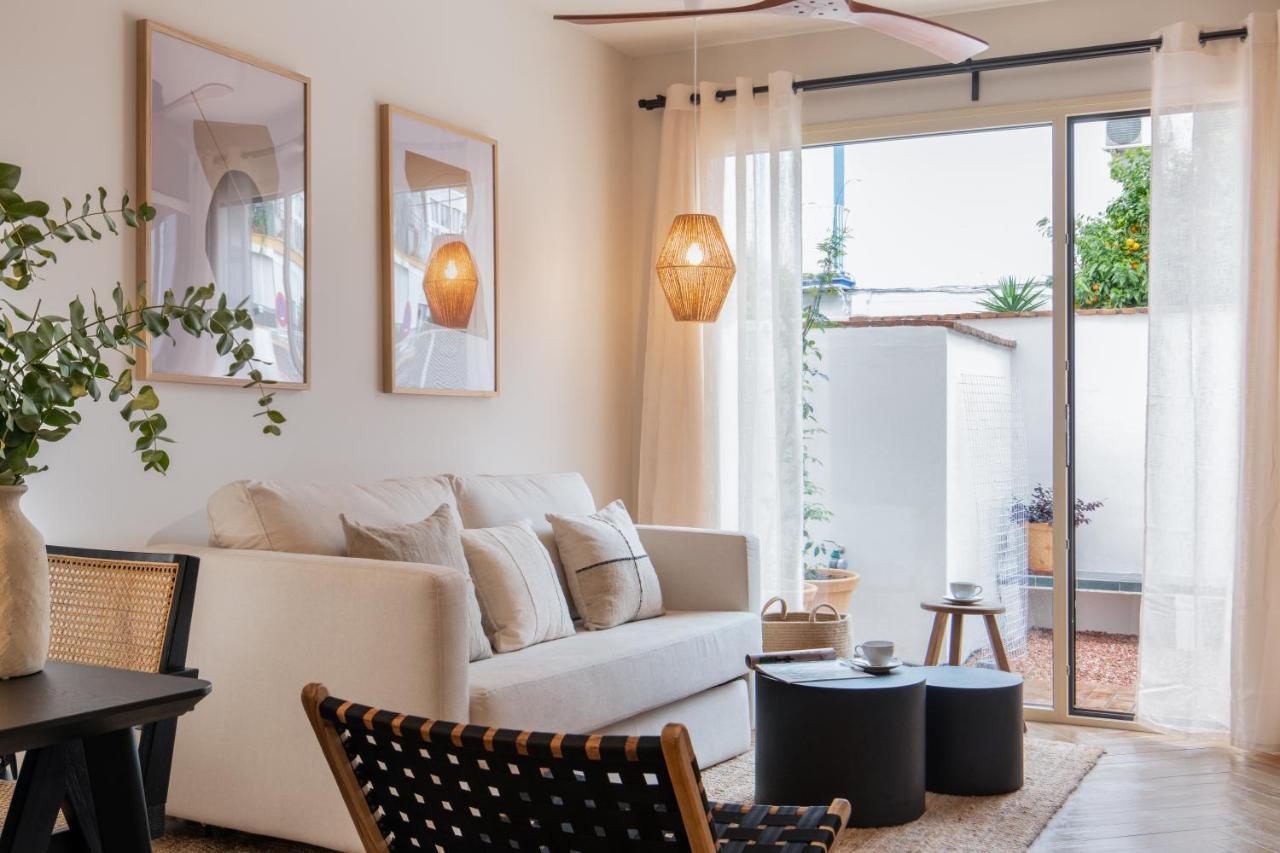 Magno Apartments Robles With Jacuzzi And Private Parking Sevilla Bagian luar foto